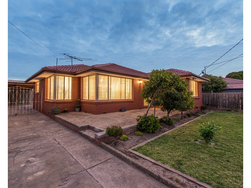 2 Barringun Crescent, Clayton South VIC 3169