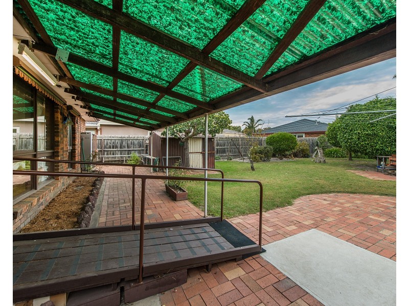 21 Leonard Close, Clarinda VIC 3169