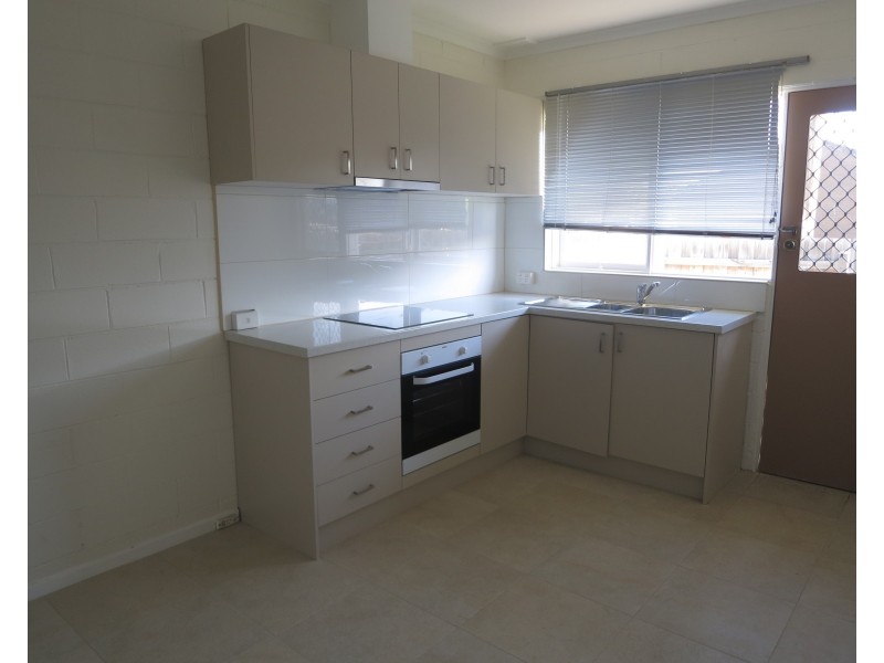 2/17 Oakes Avenue, Clayton South VIC 3169
