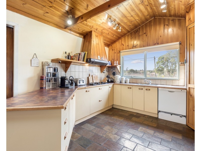 60 Jacksons Road, Noble Park North VIC 3174