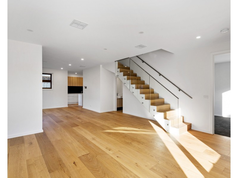 2/88 Spring Road, Hampton East VIC 3188