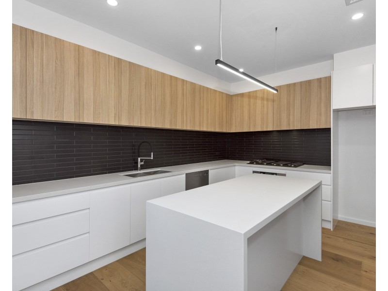 2/88 Spring Road, Hampton East VIC 3188