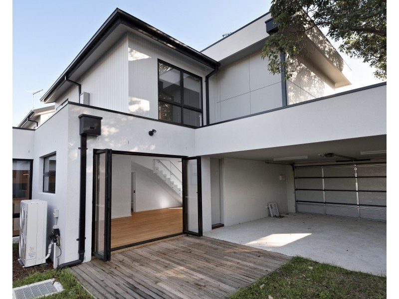 2/88 Spring Road, Hampton East VIC 3188