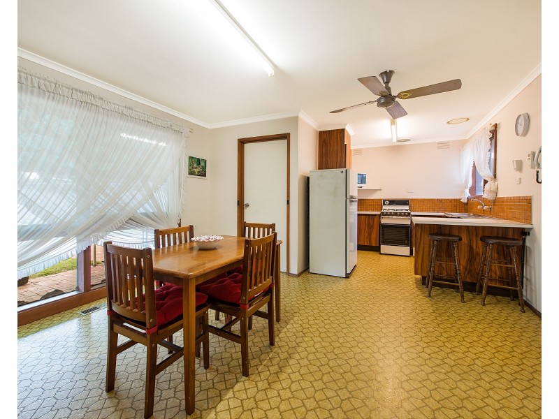 21 Leonard Close, Clarinda VIC 3169