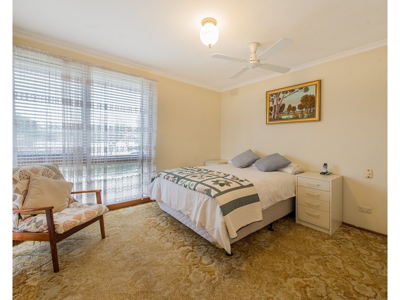 21 Leonard Close, Clarinda VIC 3169