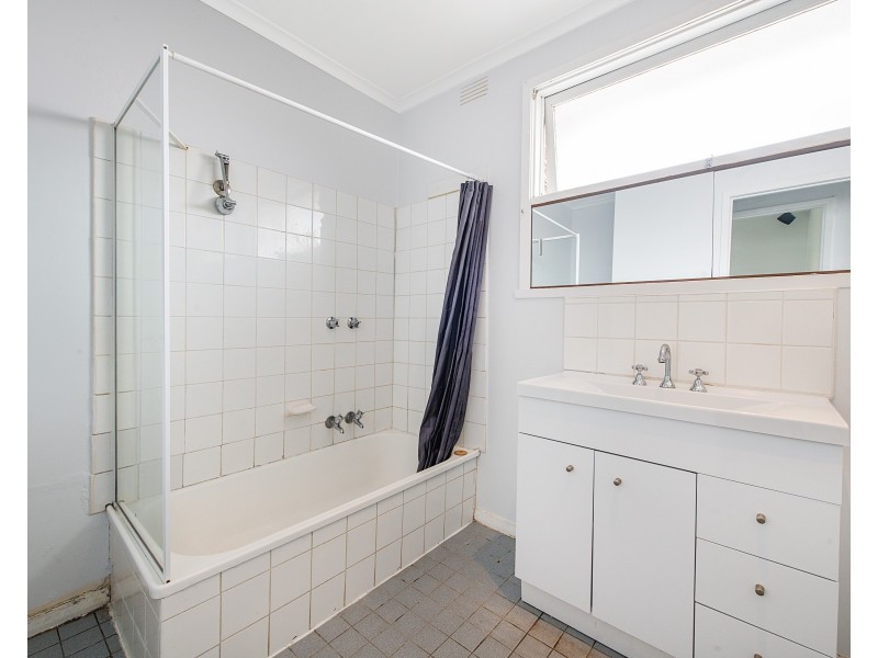 1/42 First Street, Clayton South VIC 3169