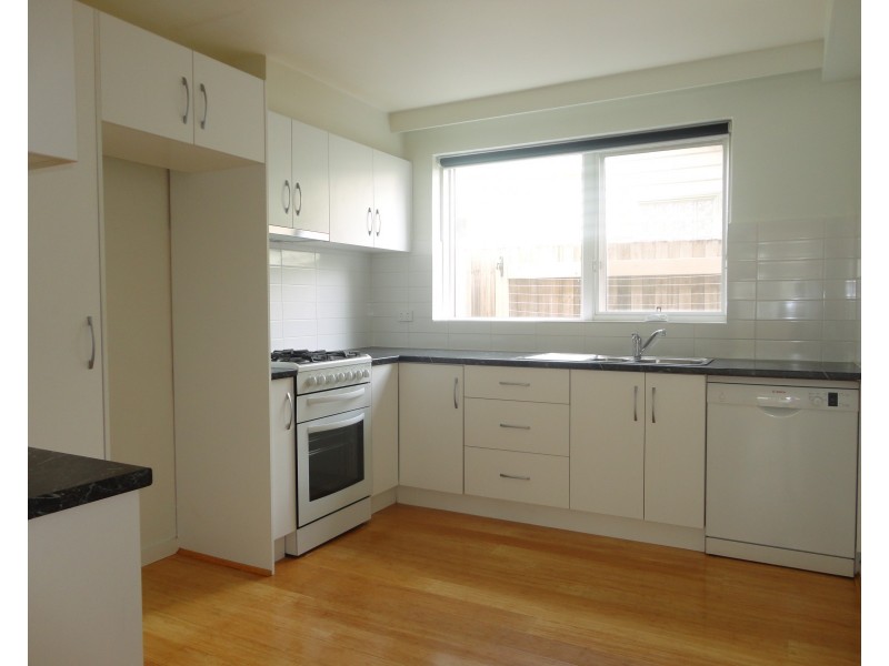 2/9 Clapham Road, Hughesdale VIC 3166