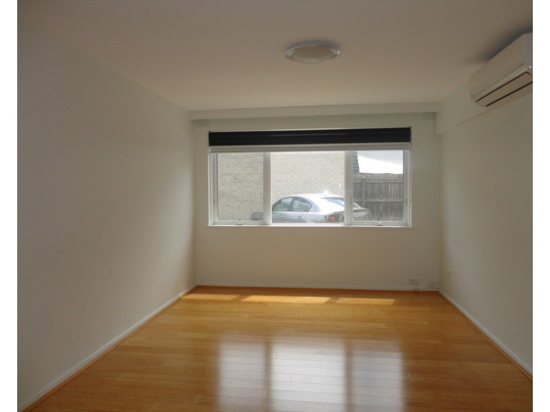 2/9 Clapham Road, Hughesdale VIC 3166