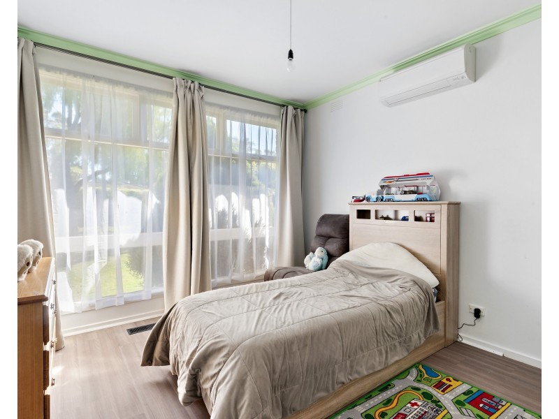 20 Ester Crescent, Clayton South VIC 3169