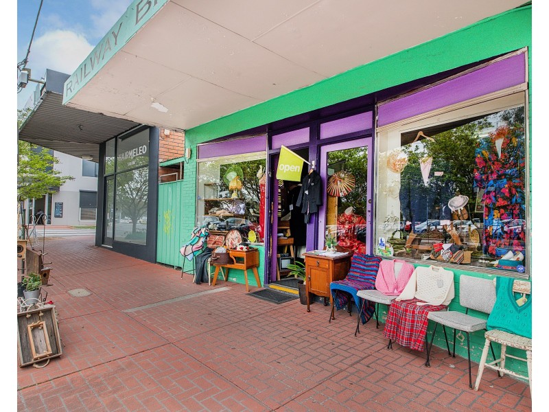 42 Railway Avenue, Ringwood East VIC 3135