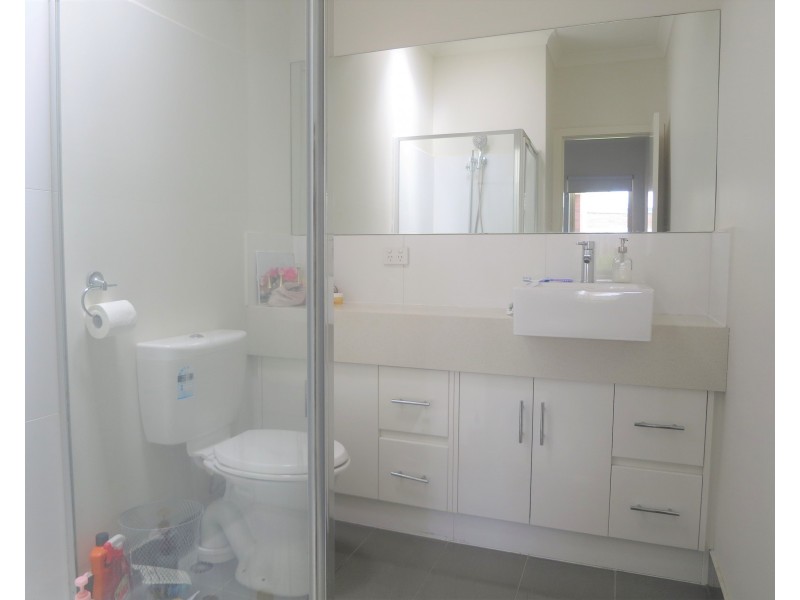 2/1 Leslie Court, Clayton South VIC 3169