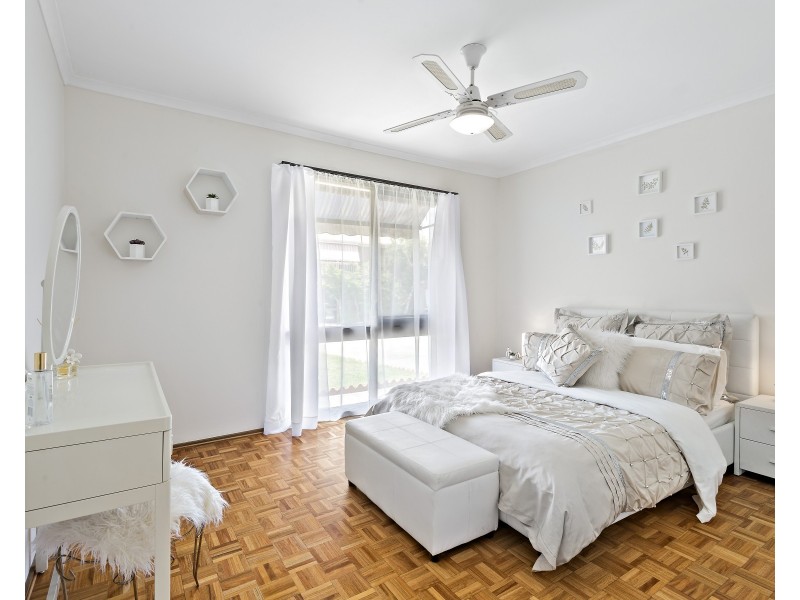 4/2-18 Bourke Road, Oakleigh South VIC 3167