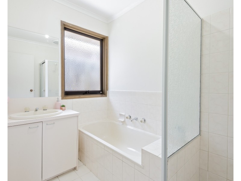 4/2-18 Bourke Road, Oakleigh South VIC 3167