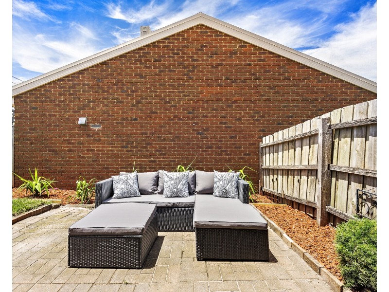 4/2-18 Bourke Road, Oakleigh South VIC 3167