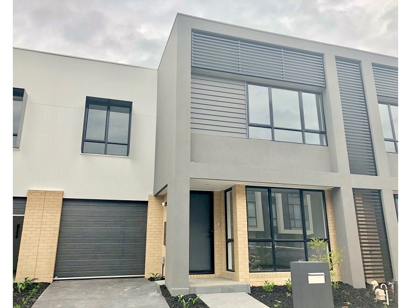 9 Jackson Green Boulevard, Clayton South VIC 3169