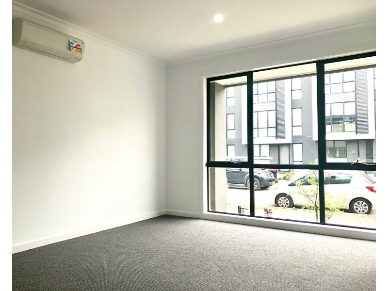 9 Jackson Green Boulevard, Clayton South VIC 3169