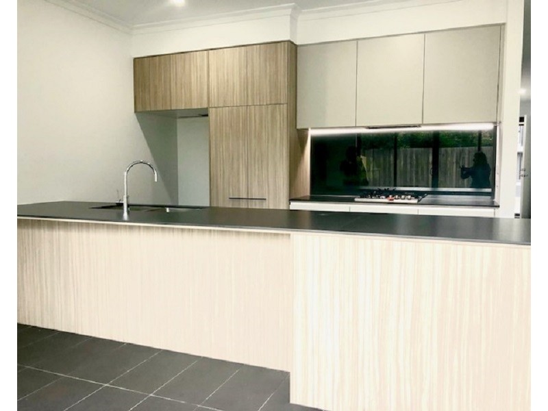 9 Jackson Green Boulevard, Clayton South VIC 3169