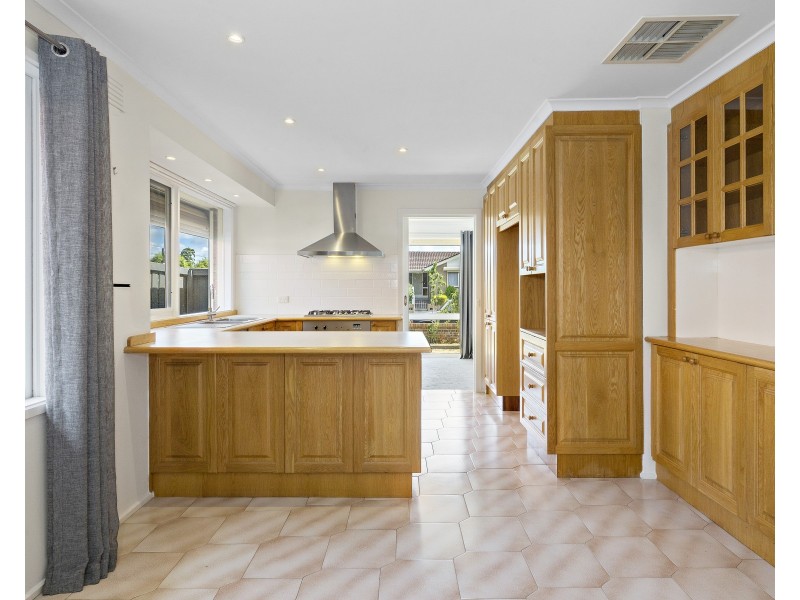 27 Cooinda Crescent, Clarinda VIC 3169