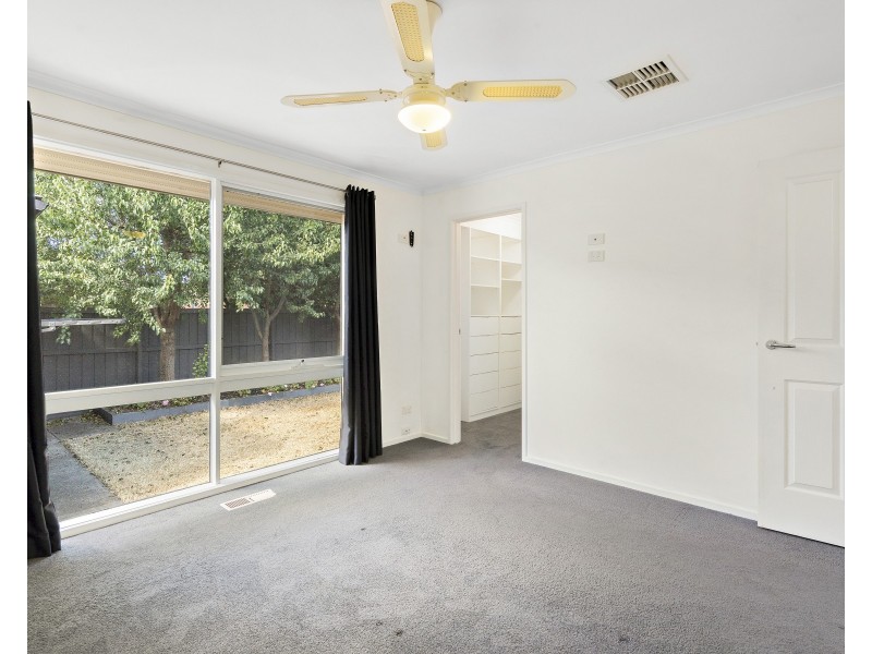 27 Cooinda Crescent, Clarinda VIC 3169