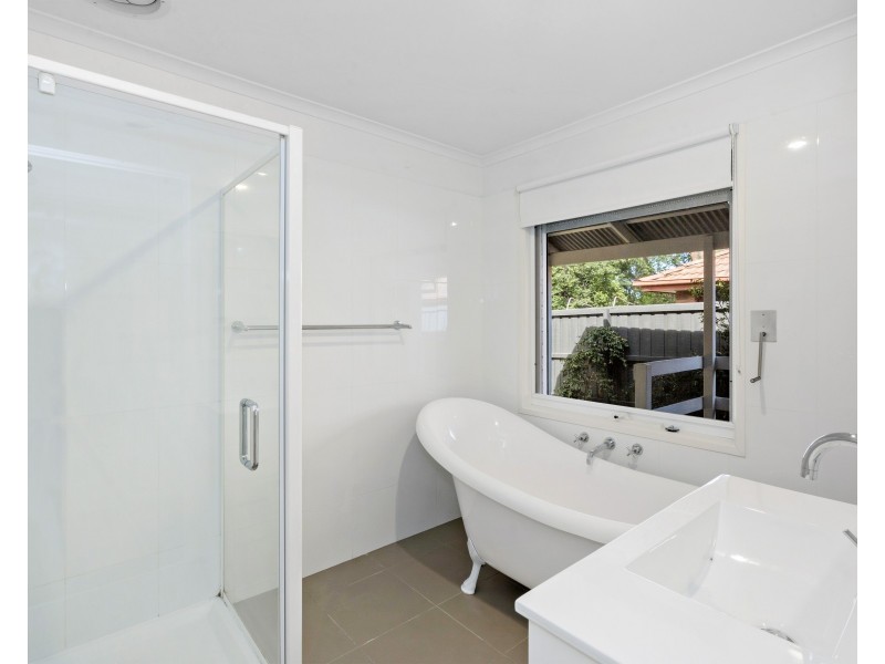 27 Cooinda Crescent, Clarinda VIC 3169