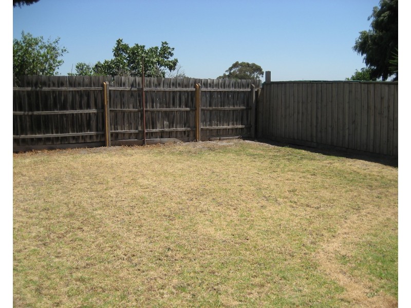 1B Rowson Grove, Clarinda VIC 3169