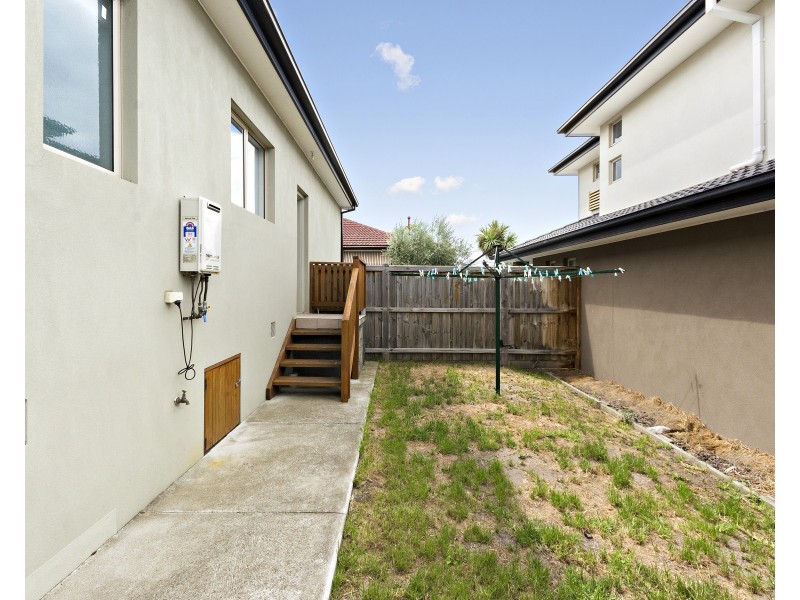 1/2 Lebanon Street, Dandenong VIC 3175