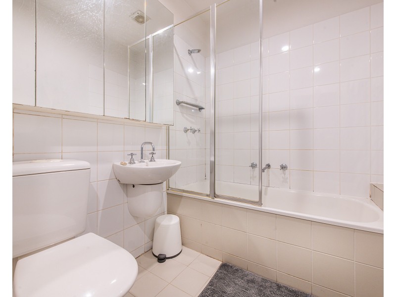 6/1 Greenfield Drive, Clayton VIC 3168