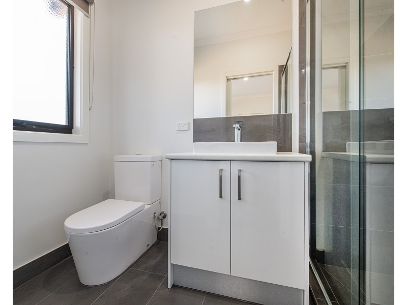 2/3 Wordsworth Avenue, Clayton South VIC 3169