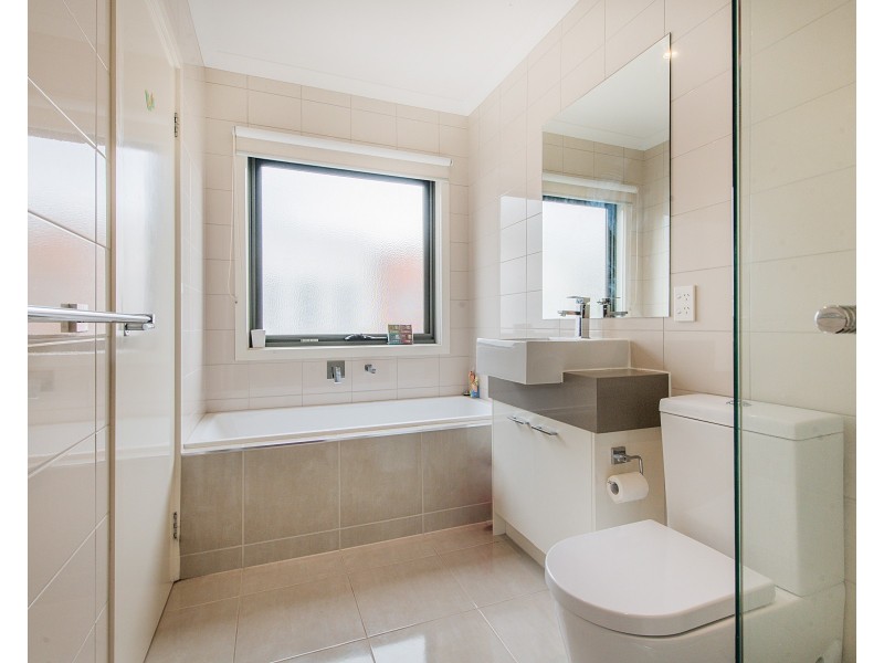 10  Parkland Place, Notting Hill VIC 3168