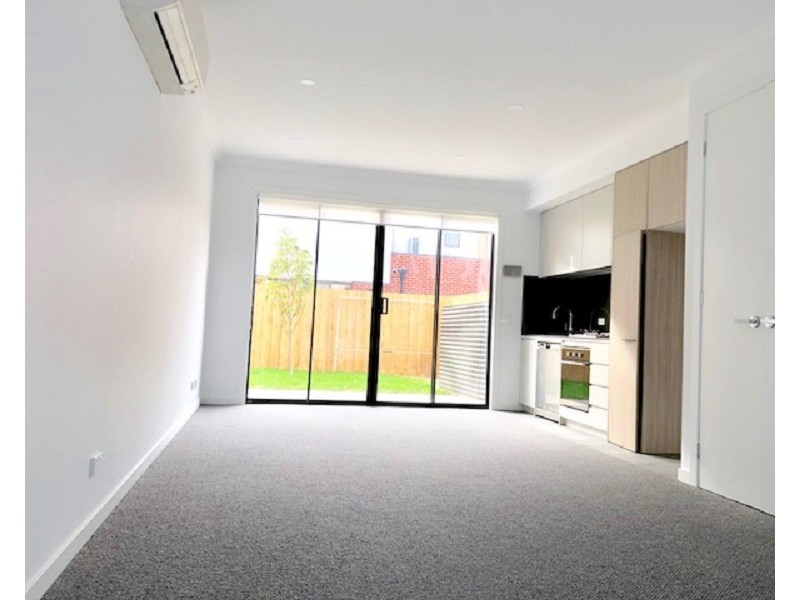 46 Jackson Green Boulevard, Clayton South VIC 3169