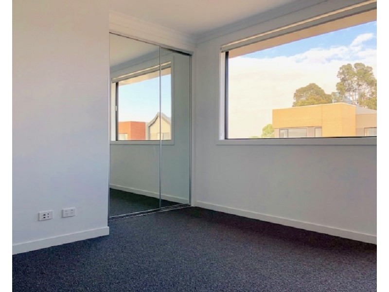 46 Jackson Green Boulevard, Clayton South VIC 3169