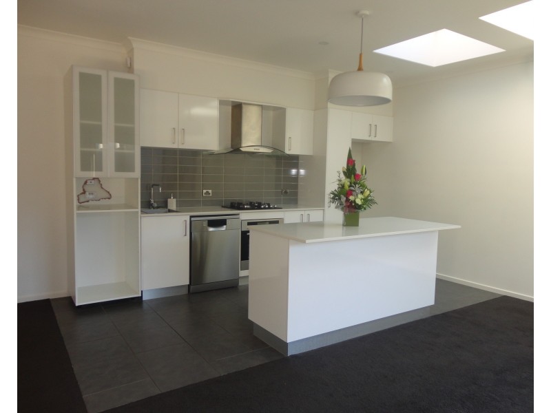 8/28 Eulinga Road, Clayton South VIC 3169