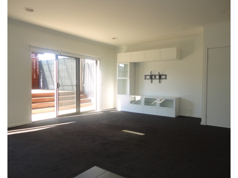 8/28 Eulinga Road, Clayton South VIC 3169