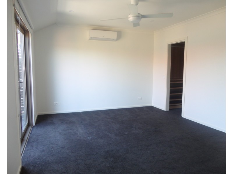 8/28 Eulinga Road, Clayton South VIC 3169