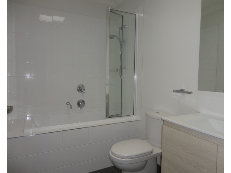 8/28 Eulinga Road, Clayton South VIC 3169
