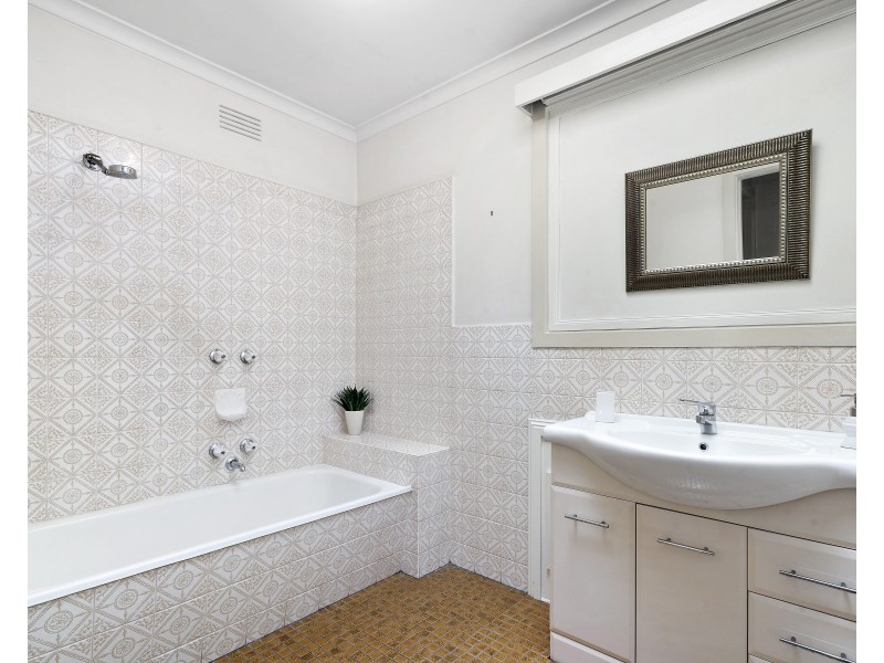 37 Avonhurst Drive, Glen Waverley VIC 3150