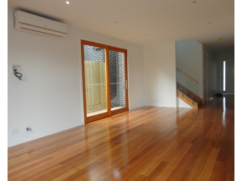 1/2 Marcus Road, Dingley Village VIC 3172