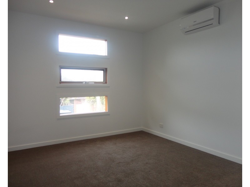 1/2 Marcus Road, Dingley Village VIC 3172