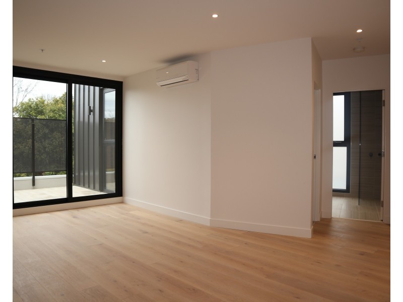 206/692 Whitehorse Road, Mont Albert VIC 3127