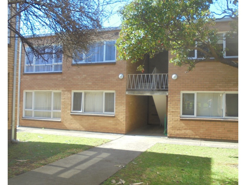 5/4 Manatunga, Clayton VIC 3168