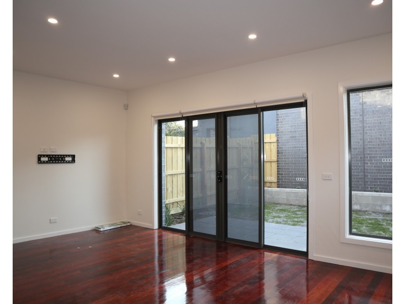 1/73  Prince Charles Street, Clayton VIC 3168