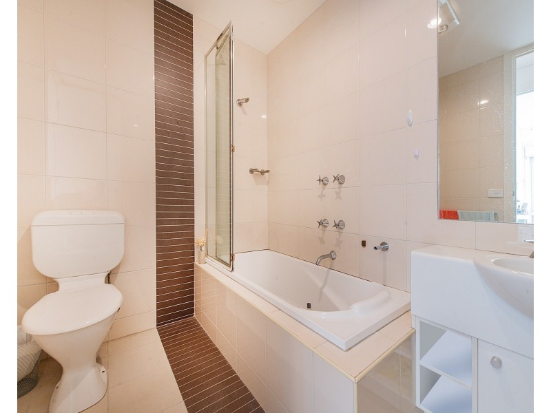 11/213 Normanby Road, Notting Hill VIC 3168