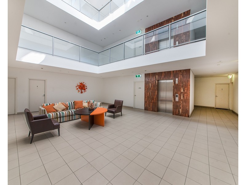 16/213 Normanby Road, Notting Hill VIC 3168