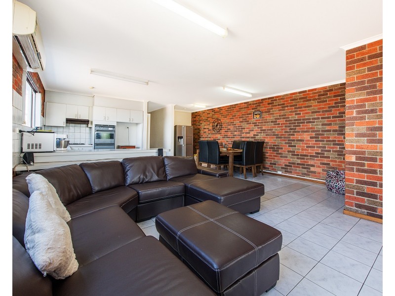 63a Springs Road, Clayton South VIC 3169