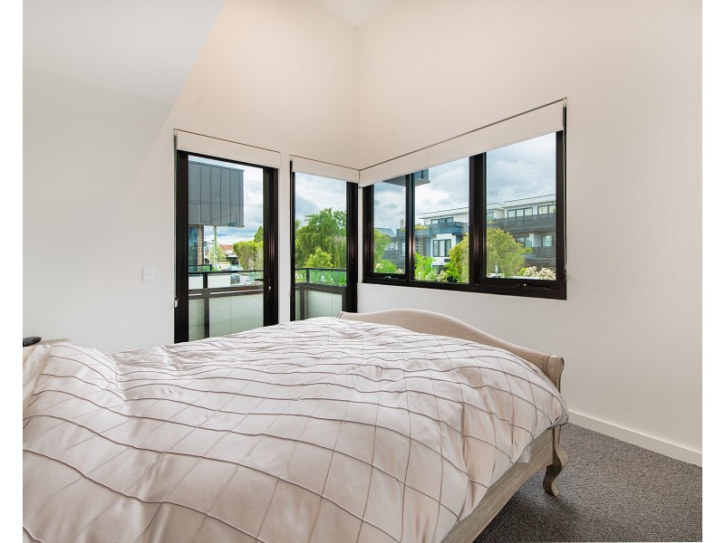 1/3 Claire Street, Mckinnon VIC 3204