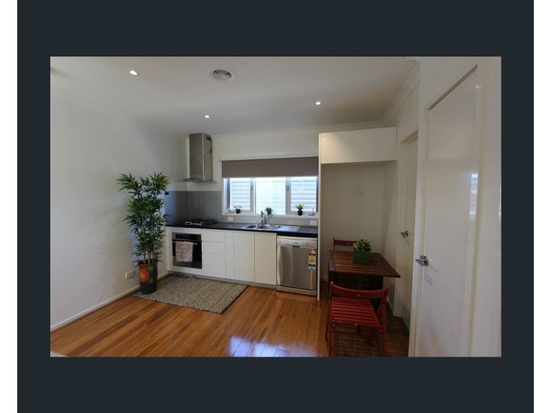 2/11  Osborne Avenue, Springvale VIC 3171