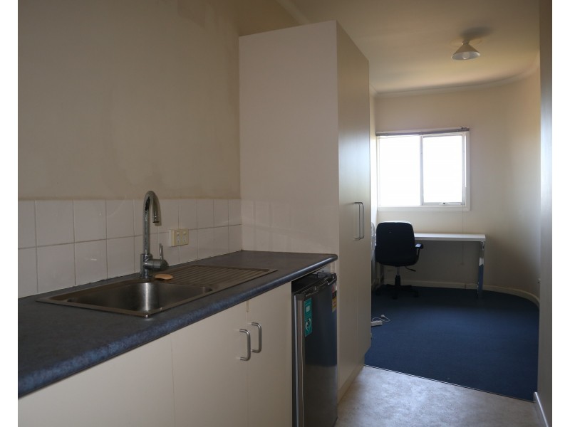 F13/2015 Dandenong Road, Clayton VIC 3168