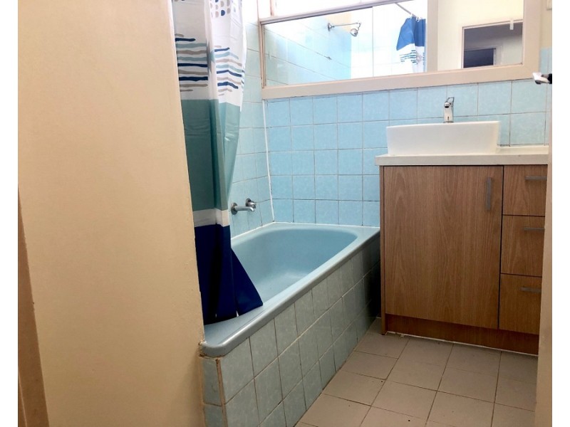 2/25 Burns Avenue, Clayton South VIC 3169