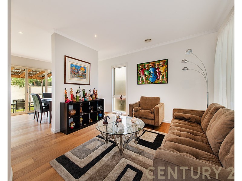 8 Augusta Square, Heatherton VIC 3202