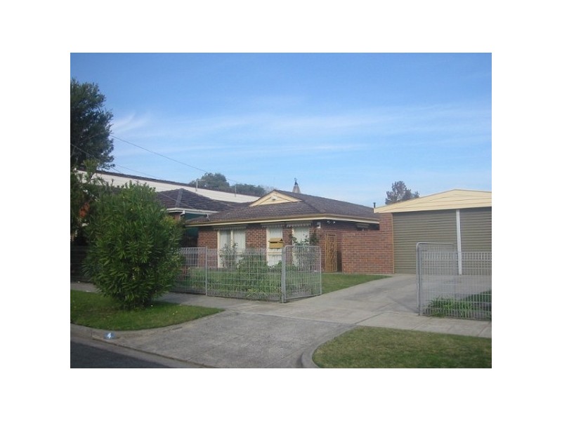 4 CASEY COURT, Clarinda VIC 3169